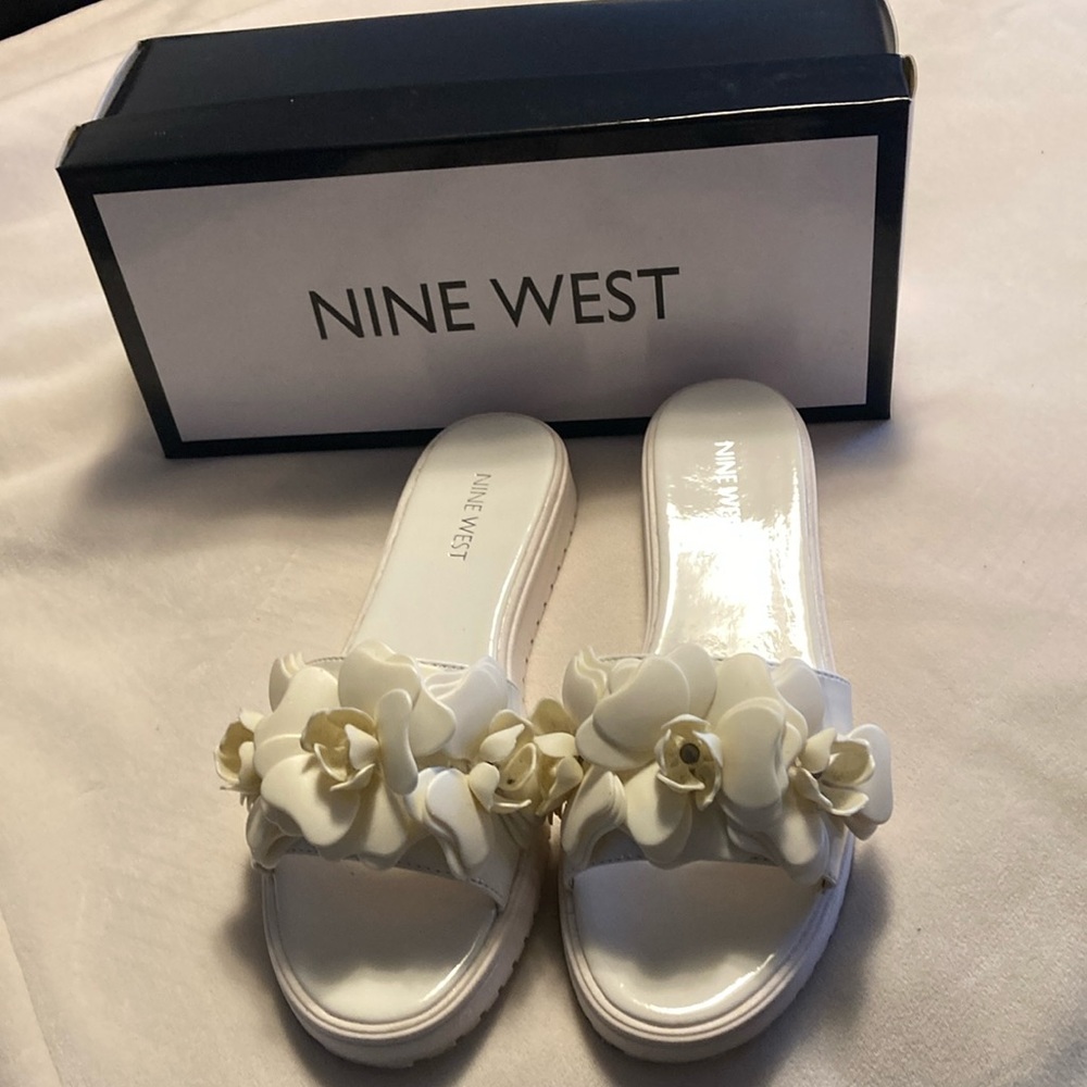 Nine West beautiful sandals beige wore once still brand new size 8